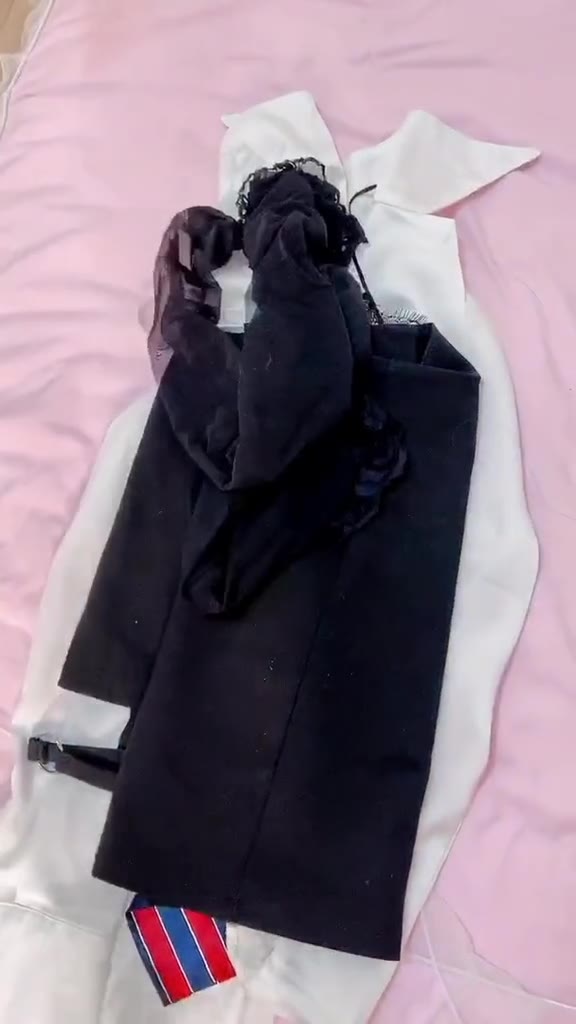 #正装#趁老板去买宵夜，偷偷的摇一摇活动一下。