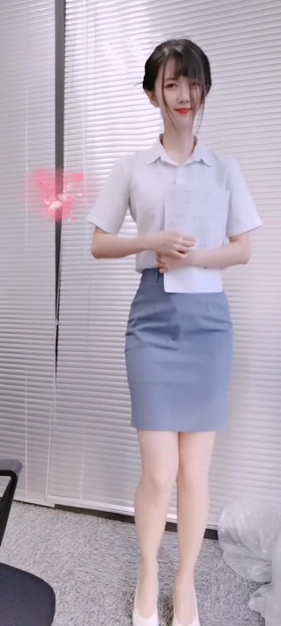 #正装#我是一个颜值主播。不可以露脸的。