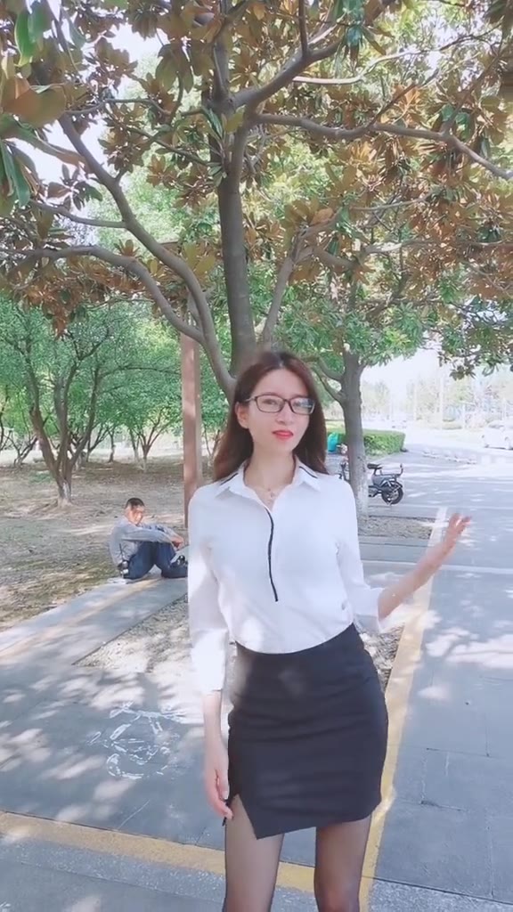 #正装#才发现保安师傅一直看着，有点尴尬。。。