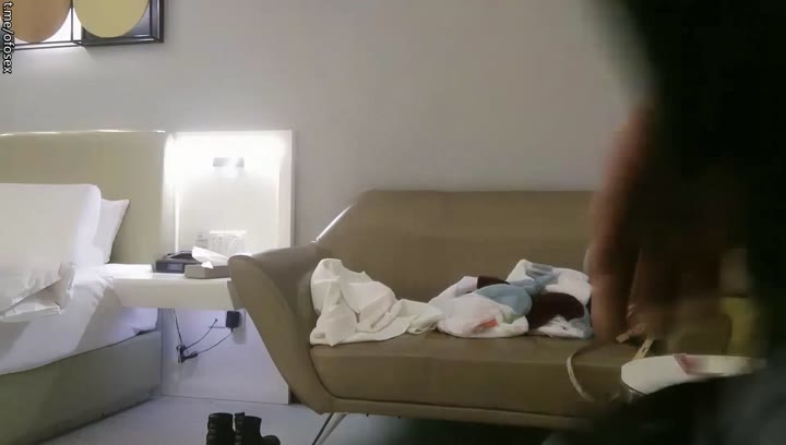 【#雀儿满天飞】  精品推荐 极品兼职素颜良家妹子雀儿受不了连干二炮才放过，