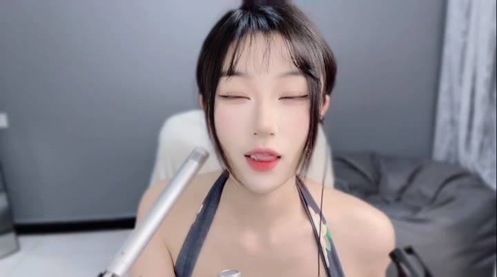 #桃子 桃子baby 黑丝超短裤口腔有
