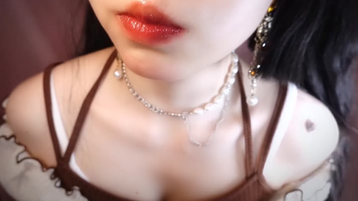 #水蜜小羊喵 圆润的嘴唇