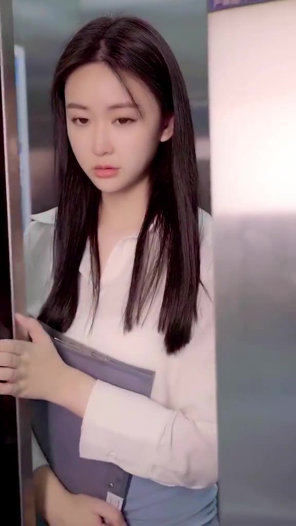 #正装#今天上班差点迟到，幸亏有律所新来的实习生