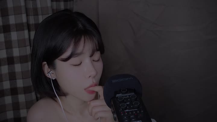 #ASMR   #yeonchu  👆👄吃手指