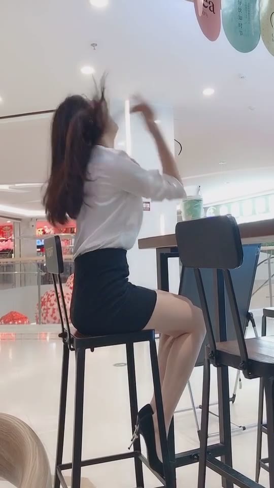 #正装#如果你在我身边你想对我说什么？@抖音小助