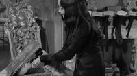The Addams Family S02E15 - Christmas with the Addams Family.mp4