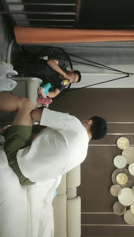 【#换妻探花】08-09今夜酒店约单男 3P 黑丝 看自己老婆在别的男人胯下呻吟