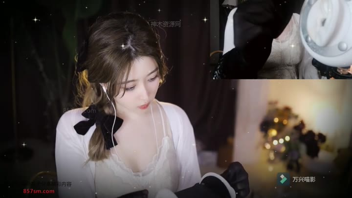 #大伊伊 黑丝摩擦