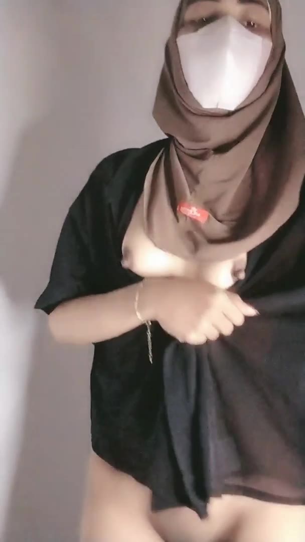 Pamer Body Sambil Telanjang Araa Jilbab ID 75601771 Mango