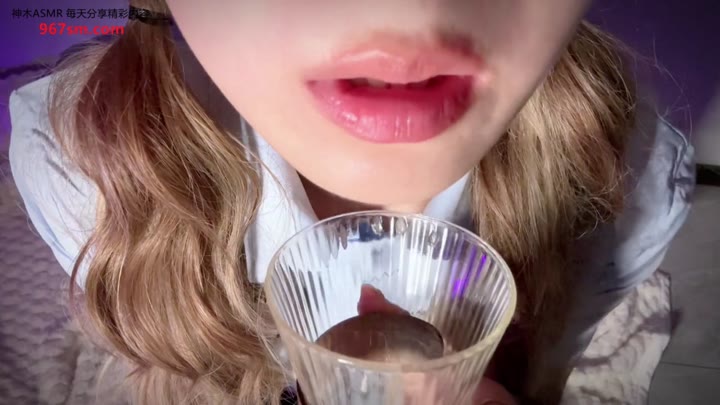 妹妹喂喝水