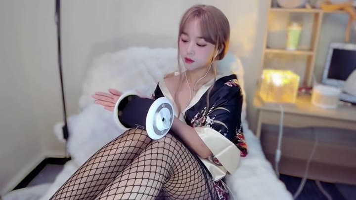 #小萌呐呐  吊带渔网袜 和服会员限定