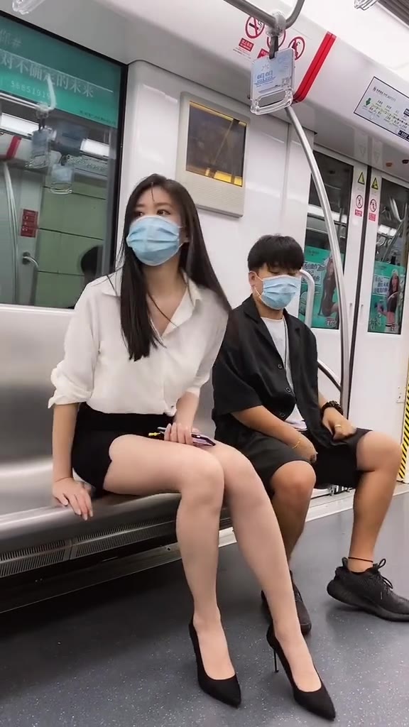 #正装#坐地铁偶遇了律所新来的大三实习生 这男的