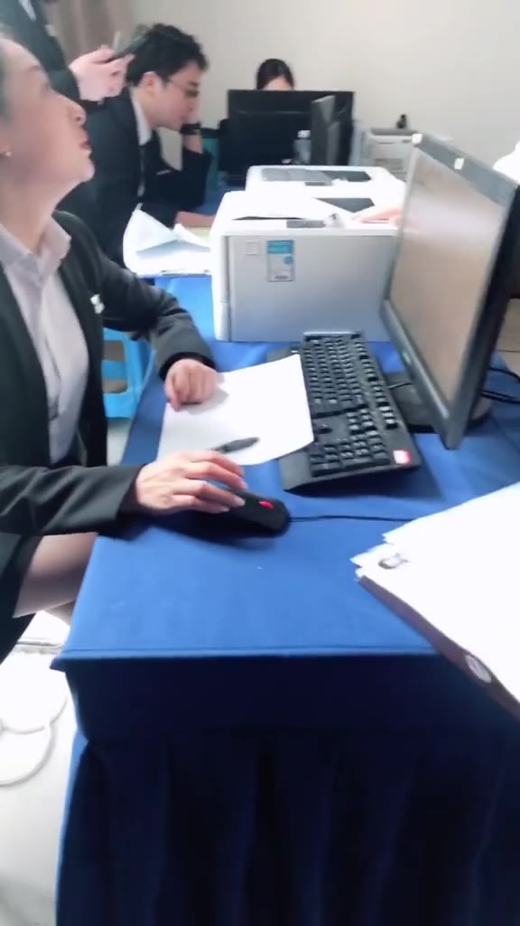 #正装#谁说售楼处不忙？