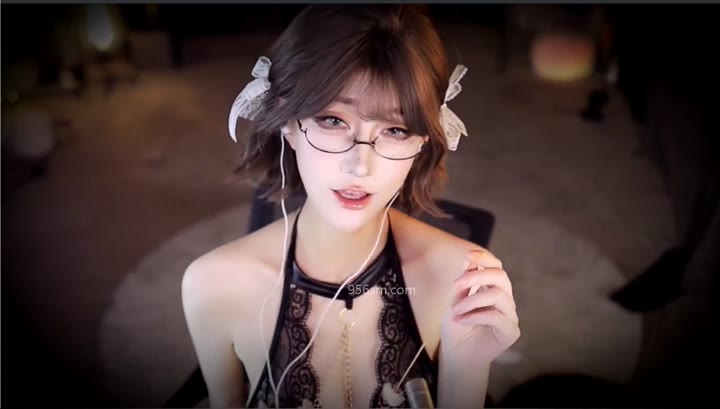 #张爱玲 女王情趣惩罚