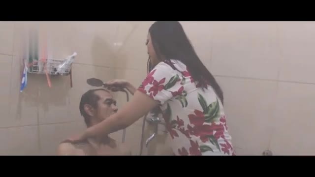 Dirawat Menantu Yang Cantik