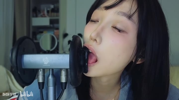 #ASMR    #酥酥学姐   近距离舔耳