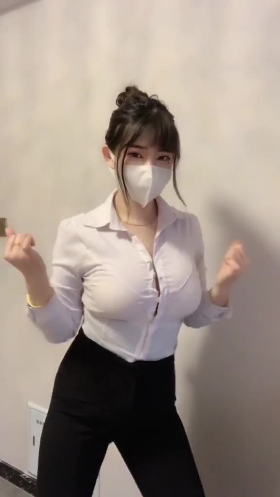 #正装#@小白妹纸超爱吃 @DOU+小助手  没