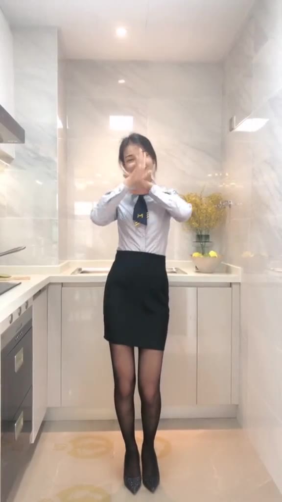 #正装#给你一个月五六千留在南宁，一万块去深圳，