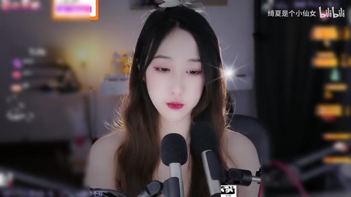 #绮夏 嗷呜黑洞3D环绕~