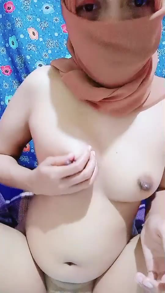 Risya ID 5657830 Papaya Live telegram bot @DSrecordbot