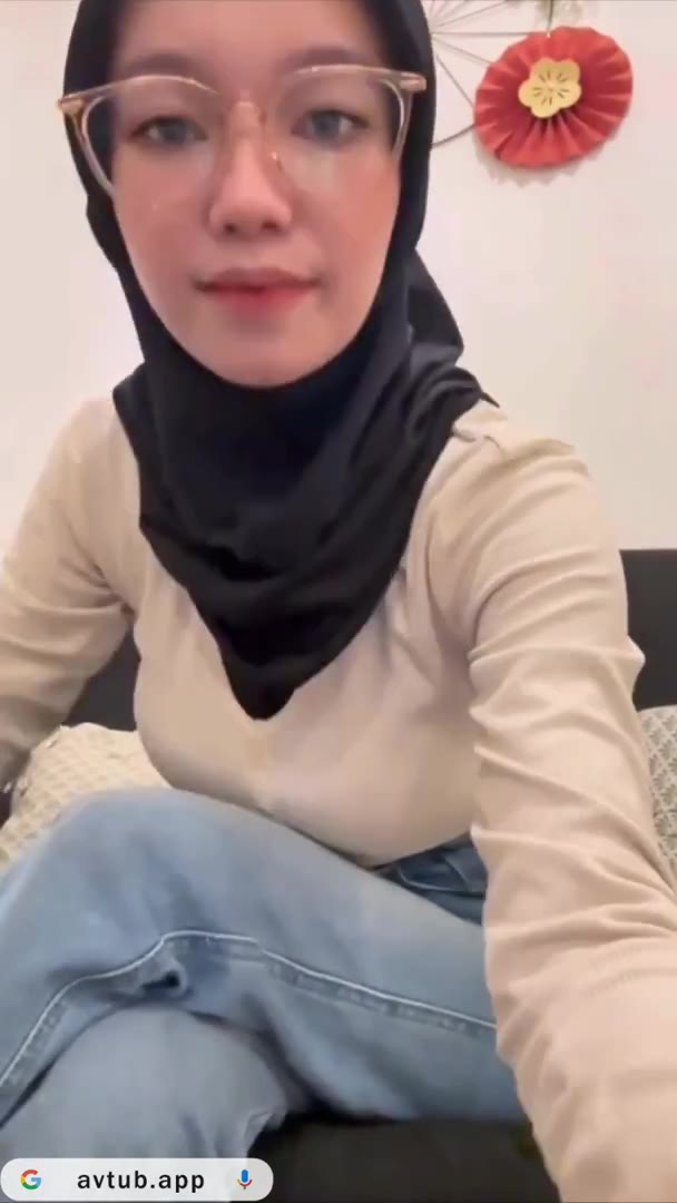 Ukhti Fadhilarzk Remas Buah Dada Nyepong - Sosis Trakteer