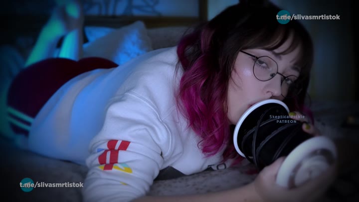#SkepticalPickle - Ear licking 🍑 Comfy in bed  - Skeptical Pickle