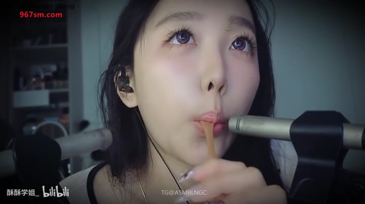 #酥酥学姐 蜂蜜勺舔舔口腔音