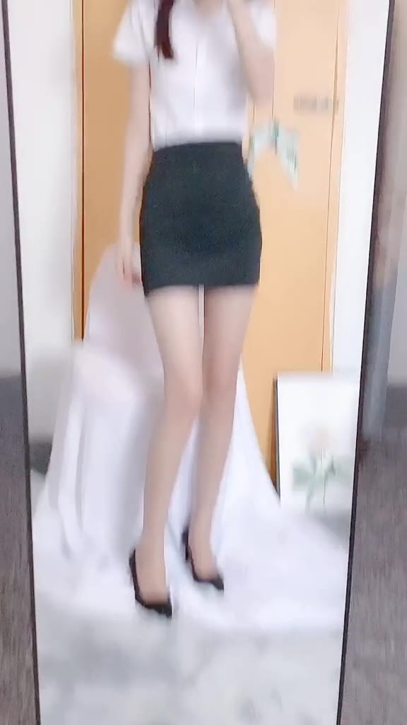 #正装#你摸摸我衣服的料子 看看我是不是做你女朋