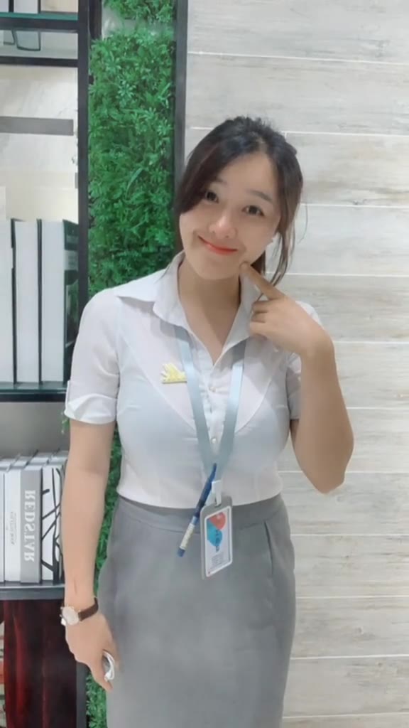 #正装#今天拍了一张工作照，来个高手帮我P一下图