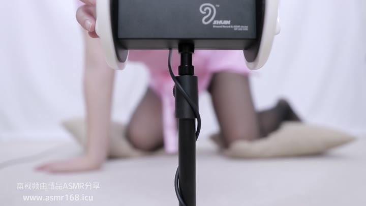 #晓mi V2 黑丝足摩擦