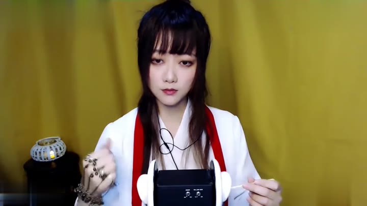 #ASMR - 古装 铃铛 掏耳 不一样的体验 _ Kiki