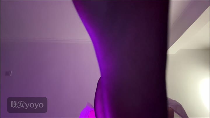#晚安yoyo 丝腿摩擦jio给小熊按摩