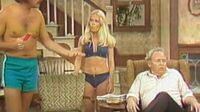 All in the Family S04E02 - We're Still Having a Heat Wave.mp4