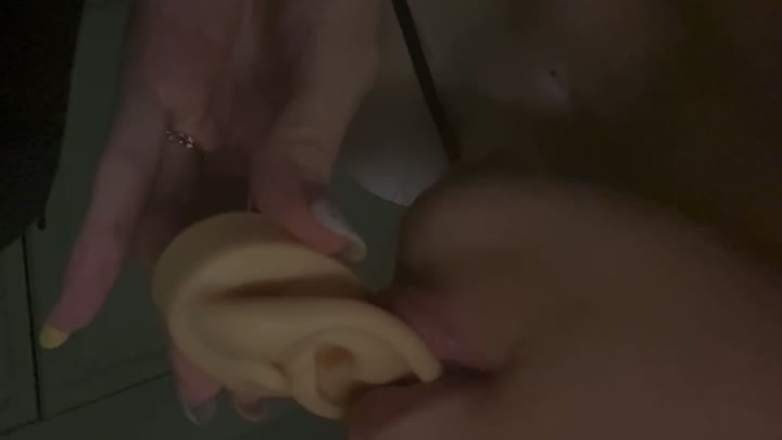 #pipi酱-ear licking 舔耳