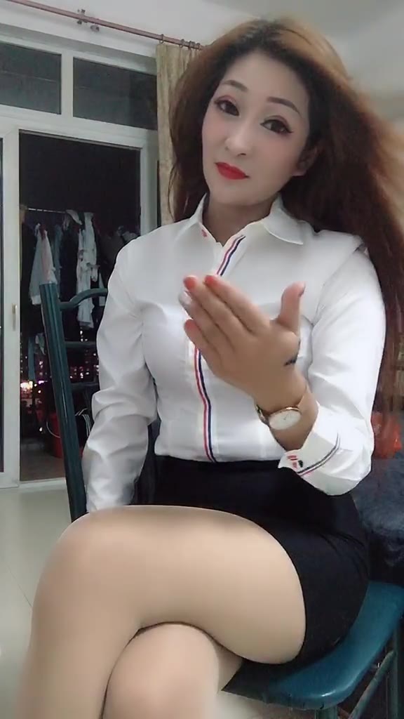 #正装#来坐上我的腿来。