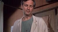 MASH S08E12 - Dear Uncle Abdul.mp4