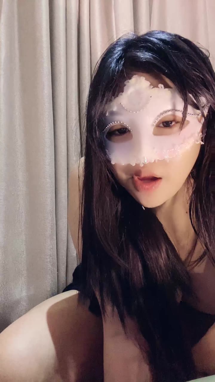 Kyaraaa ID 2029368679197278210 Hot51 telegram bot @DSrecordbot