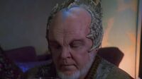 Babylon 5 S01E18 - A Voice in the Wilderness Pt 1.mp4
