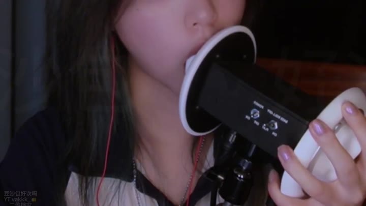 #ASMR    #豆沙包好次吗    甜耳朵轻挠耳廓