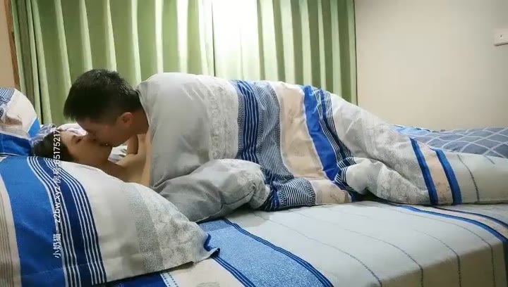 【二狗探花】约操小网红 抬腿侧入爆插小穴，搞得妹子受不了