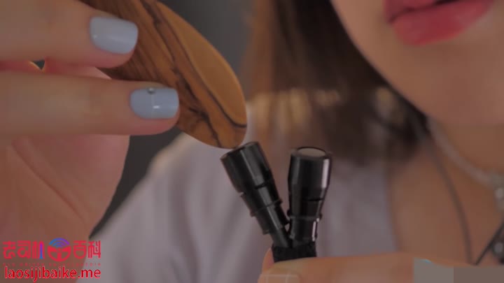 湿润的舔耳弹舌呻吟真是骚_ASMR