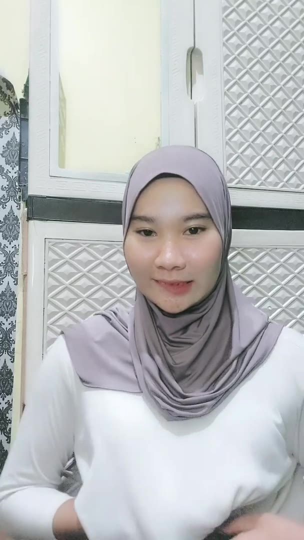 Ukhty Cantik Lepas Bra Dong - Sayang Mango