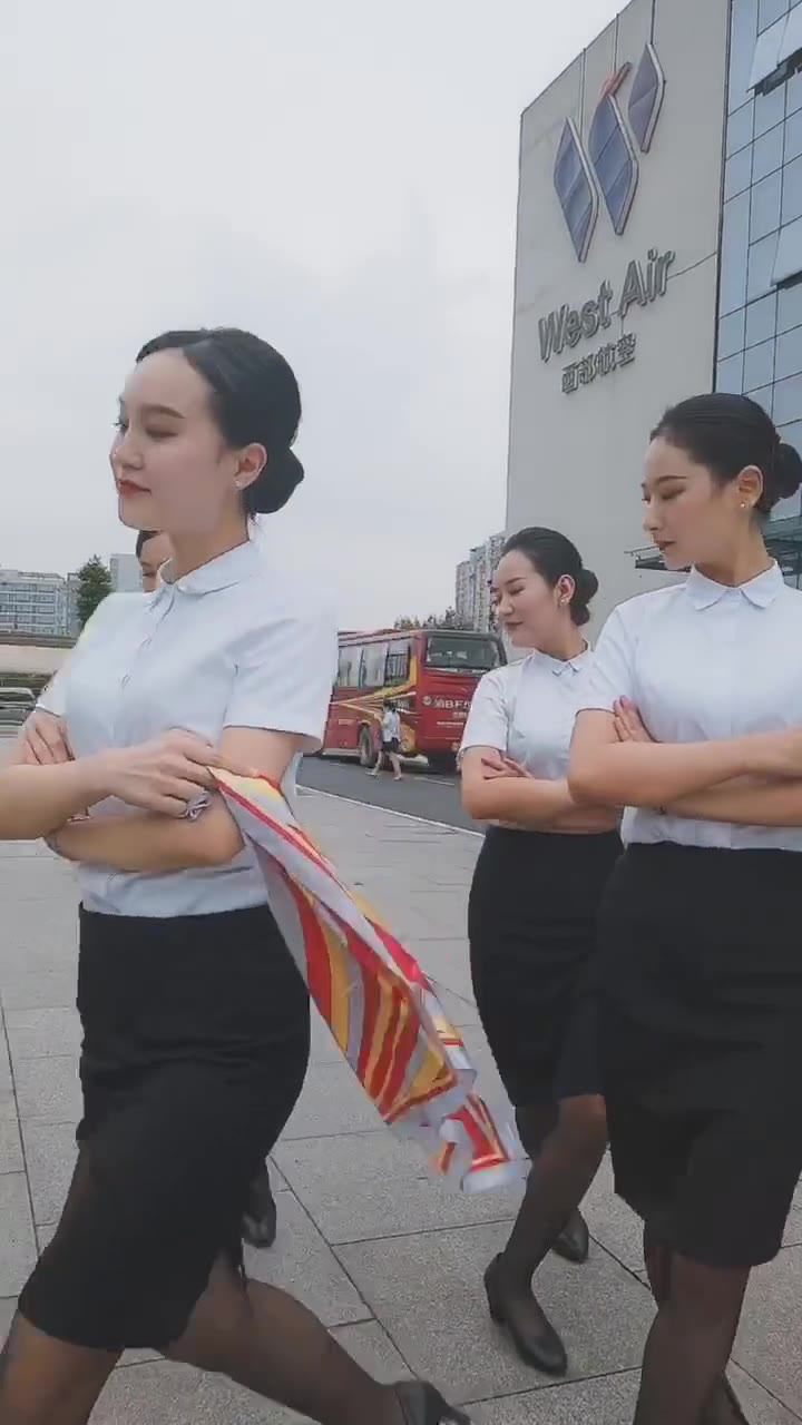 #正装#终于成团出道啦。欢迎加入我们的飞行大家