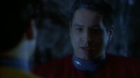 Star Trek Voyager S01E09 - Emanations.mp4