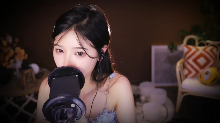 #ASMR   #恩七不甜   环绕口腔音