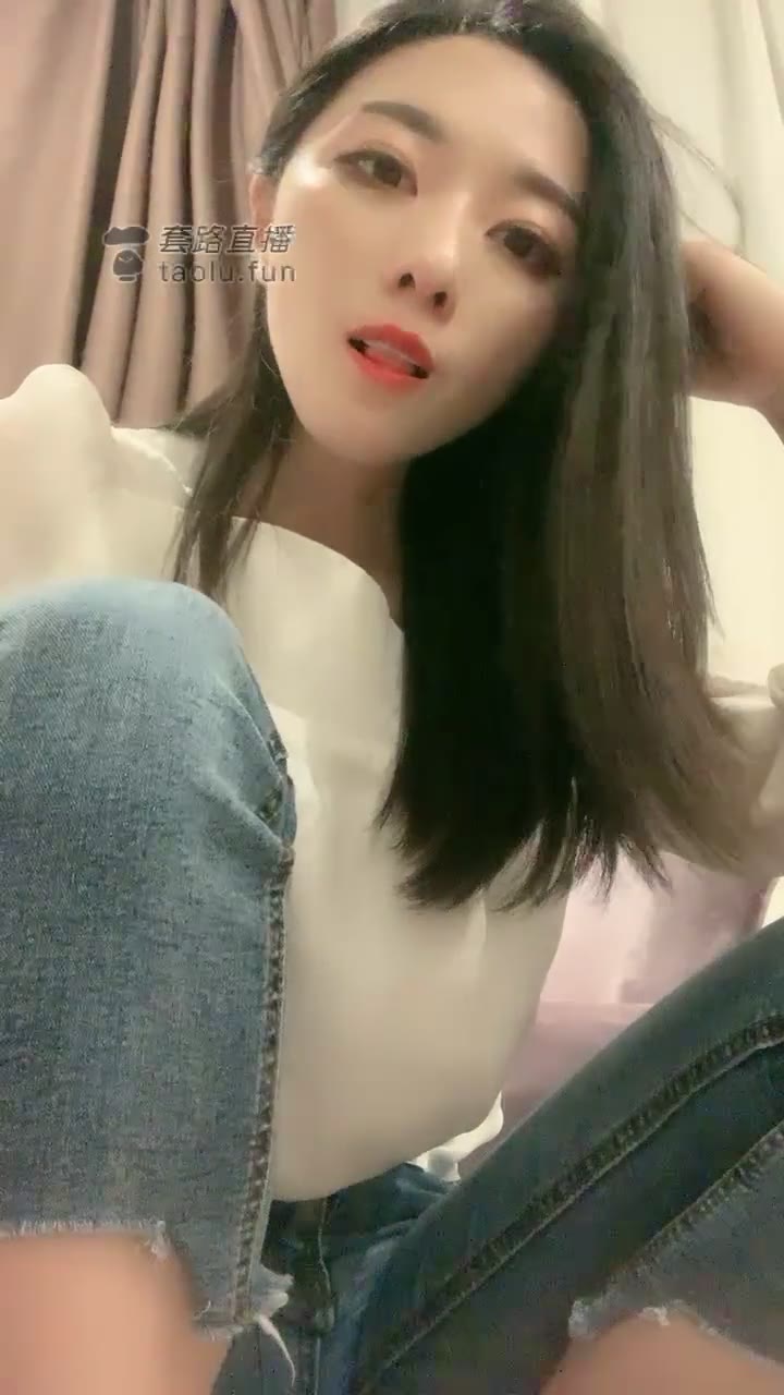 #LisaQueen 红绿灯加口水