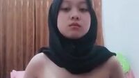 Bokep Indo Abg Jilbab Hitam Colmek Botol Pewangi