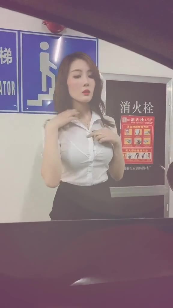 #正装#我的嗅觉很灵敏，所以各位要小心点噢！