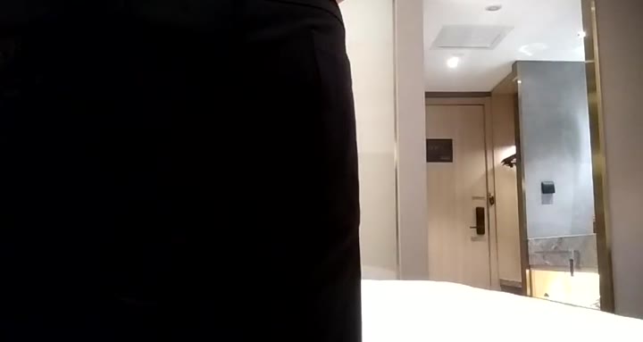 【全国探花】短发极品妹子_镜头前口交舔弄，双腿肩上扛猛操太厉害了妹子被操受不了,