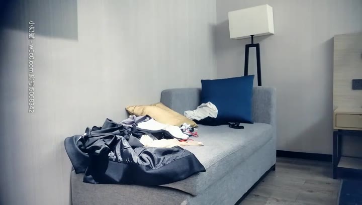 【七天高端外围】高端车模丝袜秀_黑丝大长腿，大屌塞嘴里，张开双腿爆操，
